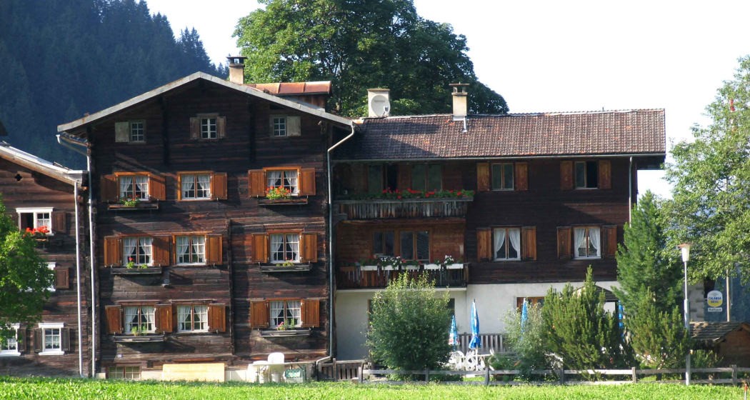 E-Bike Ladestation, Gasthaus Rathaus, Safien Platz (nsp_img_3f79372) E-Bike Ladestation, Gasthaus Rathaus, Safien Platz (nsp_img_3f79372)