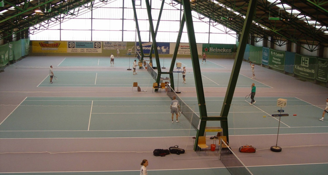 Tennis-, Badminton- & Squashhalle Untervaz (oua_17365690_image) Tennis-, Badminton- & Squashhalle Untervaz (oua_17365690_image)