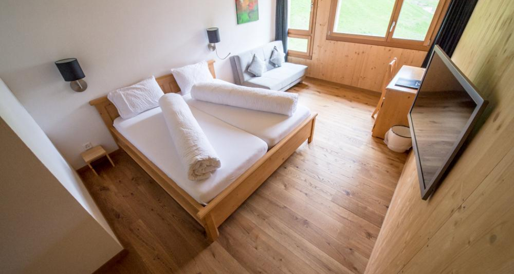 Zimmeransicht; Foto: Hotel Steinbock Zimmeransicht; Foto: Hotel Steinbock