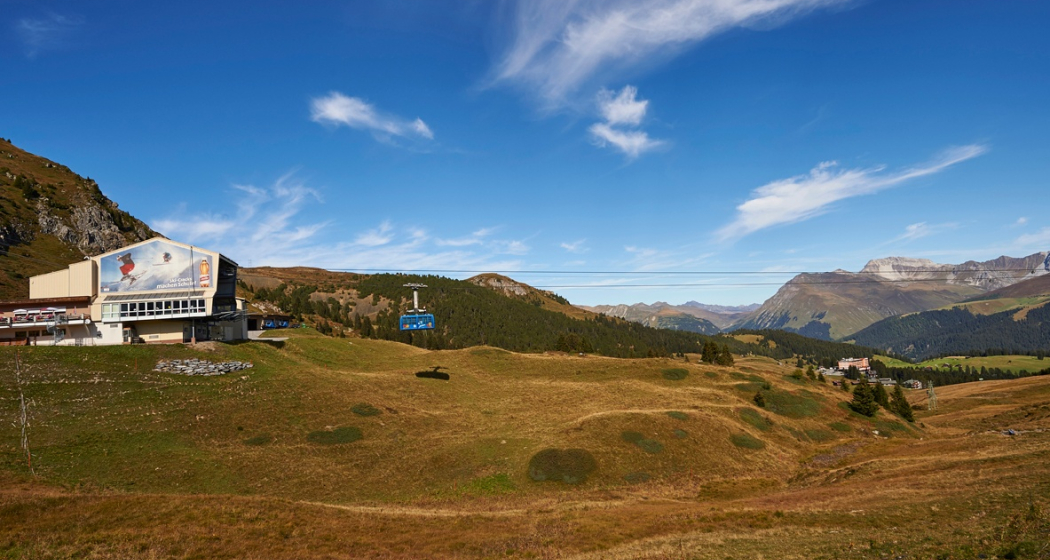 Die Mittelstation der Luftseilbahn Arosa - Weisshorn Die Mittelstation der Luftseilbahn Arosa - Weisshorn