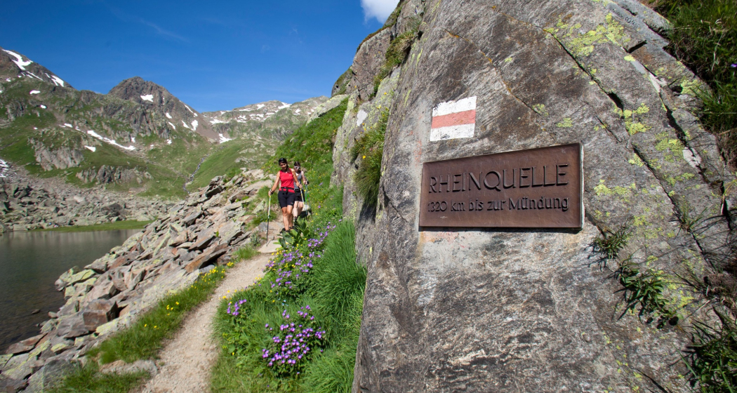 Vier - Quellen - Weg: Etappe 1 Vom Oberalppass zur Rheinquelle (oua_25304966_image) Vier - Quellen - Weg: Etappe 1 Vom Oberalppass zur Rheinquelle (oua_25304966_image)