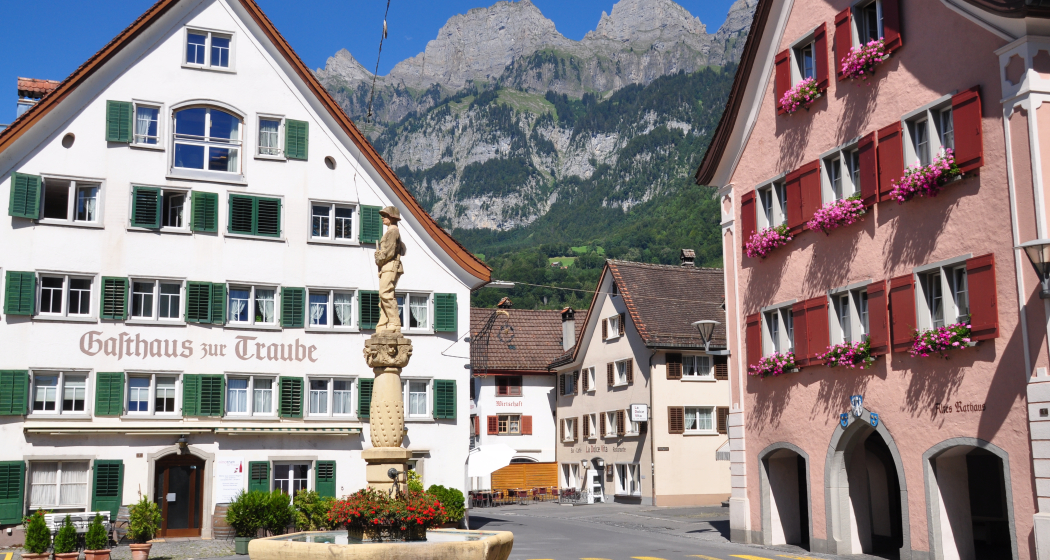 Der charakterischtische Dorfbrunnen von Walenstadt Der charakterischtische Dorfbrunnen von Walenstadt
