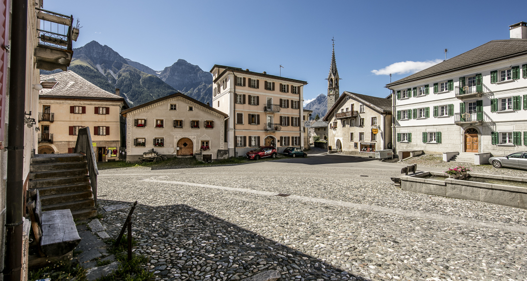 Dorfplatz "Plaz" in Sent Dorfplatz "Plaz" in Sent