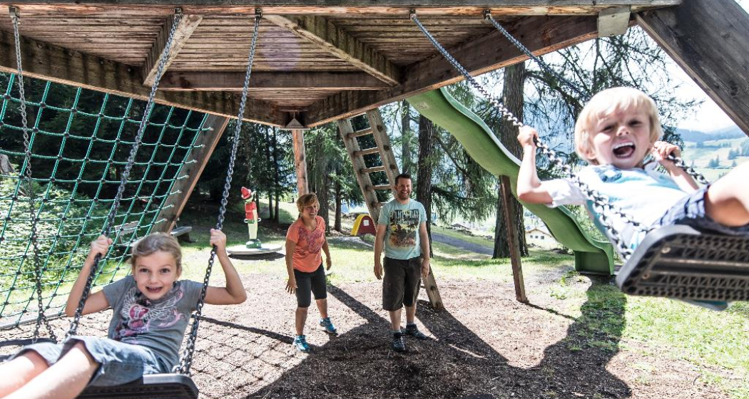 Spielplatz Lareschs (oua_30816169_image) Spielplatz Lareschs (oua_30816169_image)