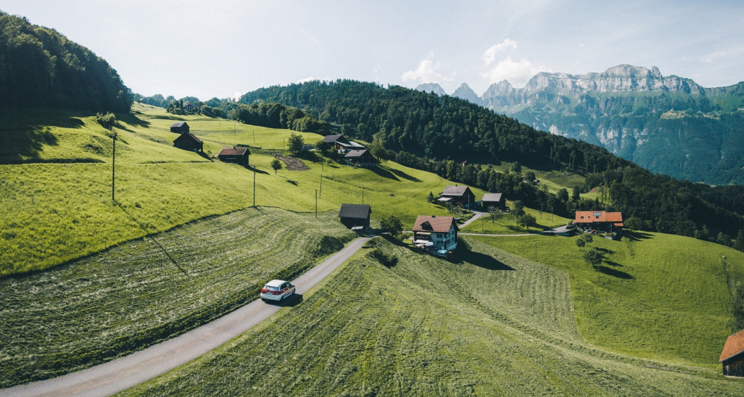 Ab in die Berge mit dem Heidiland E-Car Ab in die Berge mit dem Heidiland E-Car