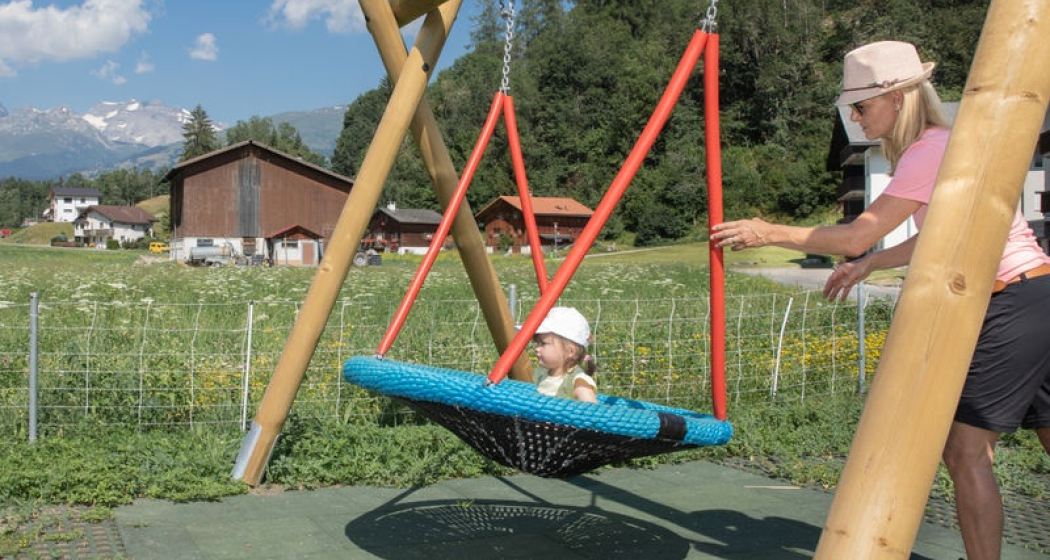 Spielplatz Schulhaus, Flond Spielplatz Schulhaus, Flond