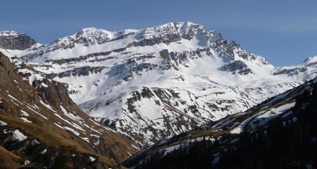 Valserhorn mit Valserberg im Herbst Valserhorn mit Valserberg im Herbst