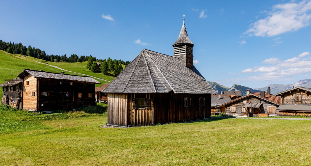 Holzkirche in Obermutten Holzkirche in Obermutten