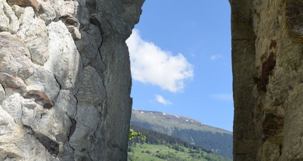 Burgruine Axenstein, Obersaxen Burgruine Axenstein, Obersaxen