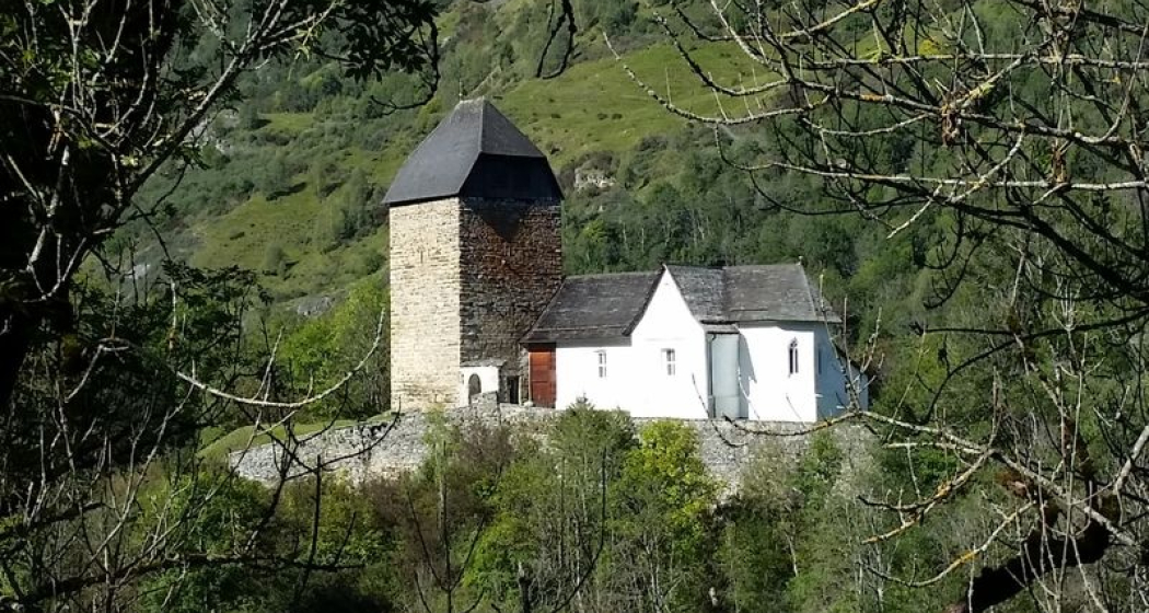 Kirche Sogn Luregn, Surcasti Kirche Sogn Luregn, Surcasti