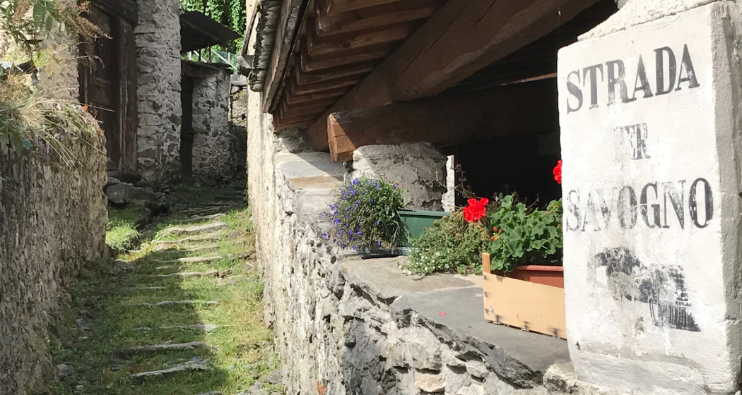 Von Soglio über Savogno nach Chiavenna - Via Panoramica (oua_57058728_image) Von Soglio über Savogno nach Chiavenna - Via Panoramica (oua_57058728_image)