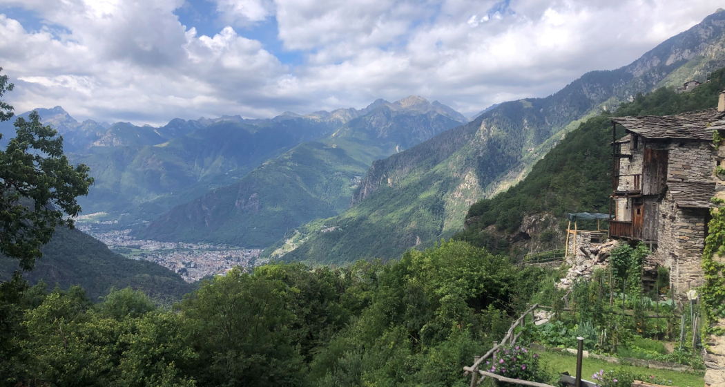Von Soglio über Savogno nach Chiavenna - Via Panoramica (oua_57058730_image) Von Soglio über Savogno nach Chiavenna - Via Panoramica (oua_57058730_image)