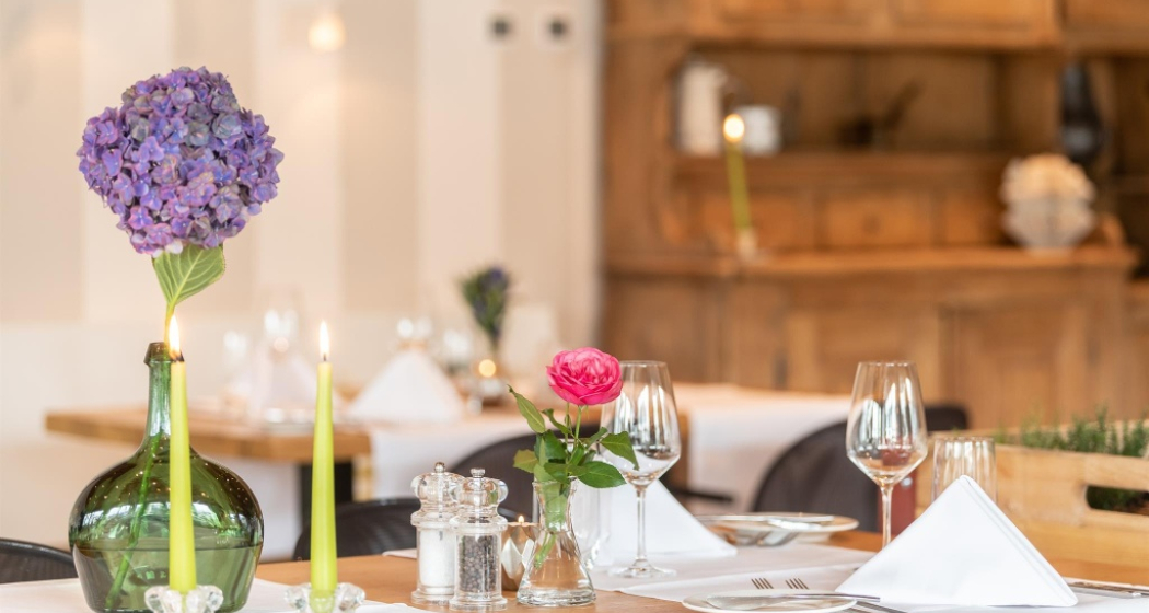 Gedeck im Restaurant Kuchikästli Lenzerheide Gedeck im Restaurant Kuchikästli Lenzerheide