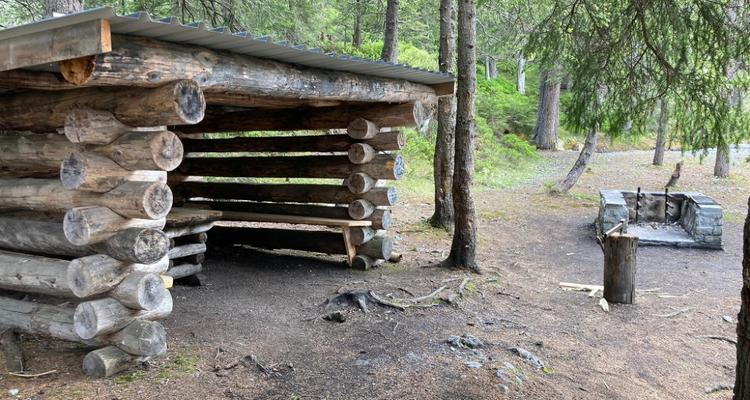 Feuerstelle Wettsteinhütte Unterstand Feuerstelle Wettsteinhütte Unterstand