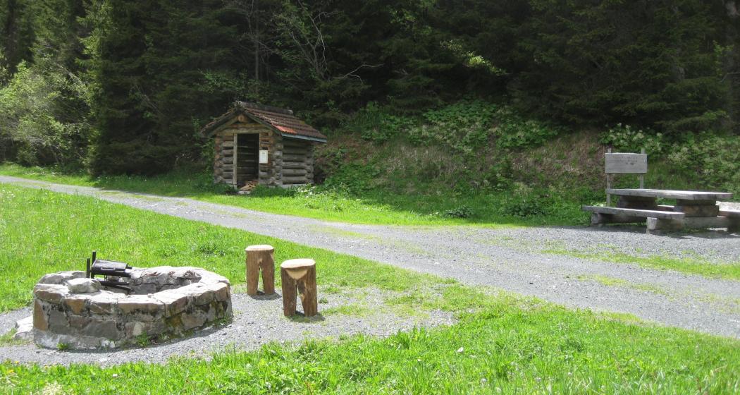 Grillstation Feuerstelle Brünst Seeli Grillstation Feuerstelle Brünst Seeli