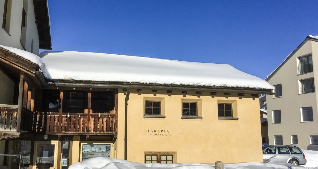 Chesin Manella (oua_605632487_image) Chesin Manella (oua_605632487_image)