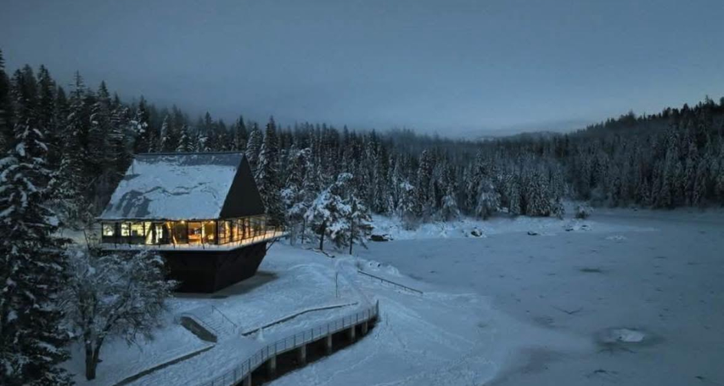 Caumasee Restaurant am Abend Caumasee Restaurant am Abend