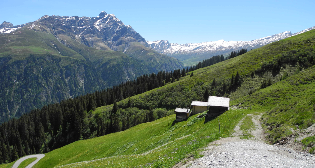 Zalöner Hütten mit Blick ins Innersafien Zalöner Hütten mit Blick ins Innersafien