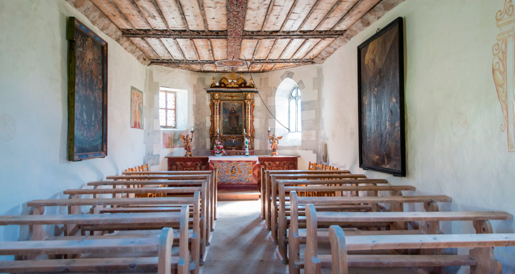 Das Foto zeigt die Kapelle St. Jakob von Innen Das Foto zeigt die Kapelle St. Jakob von Innen