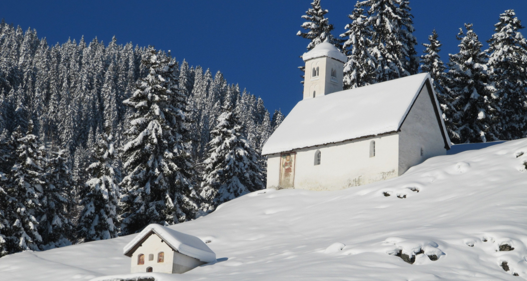 Das Foto zeigt die Kapelle St. Sievi im Winter Das Foto zeigt die Kapelle St. Sievi im Winter