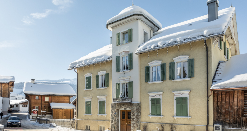 Das Foto zeigt die Casa Latour im Winter Das Foto zeigt die Casa Latour im Winter