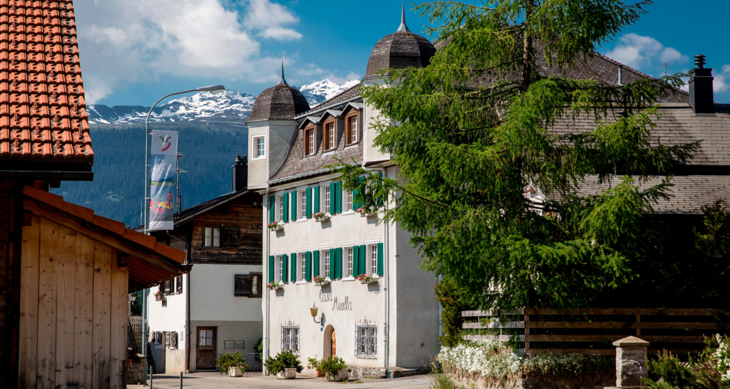 Das Foto zeigt die Casa Mirella von Aussen Das Foto zeigt die Casa Mirella von Aussen