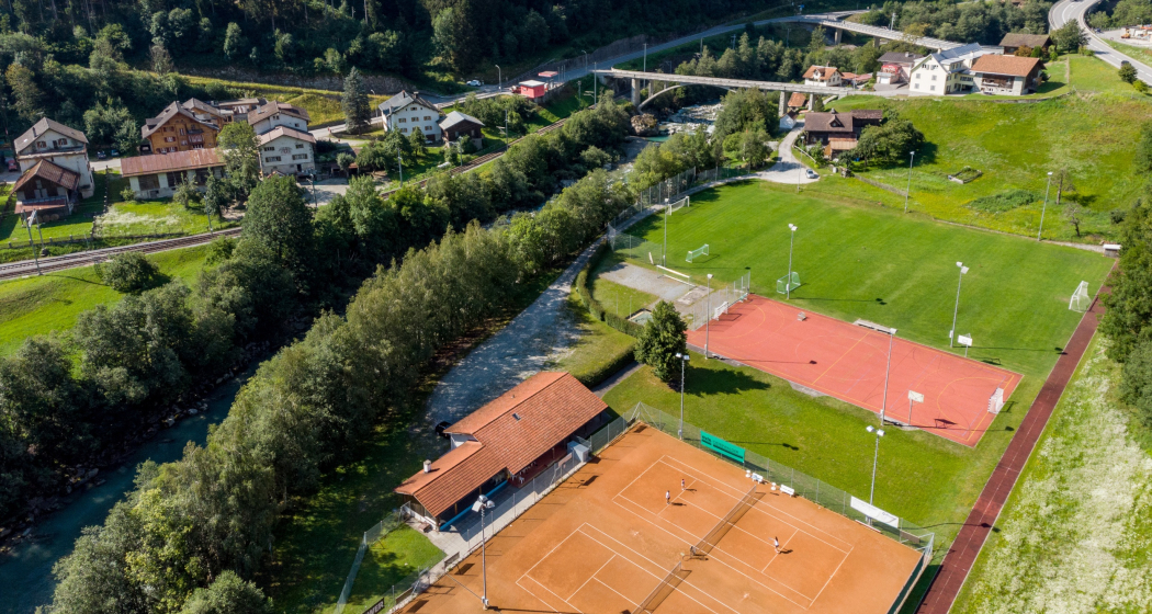 Das Foto zeigt die Sport und Tennisplätze Isletta Das Foto zeigt die Sport und Tennisplätze Isletta