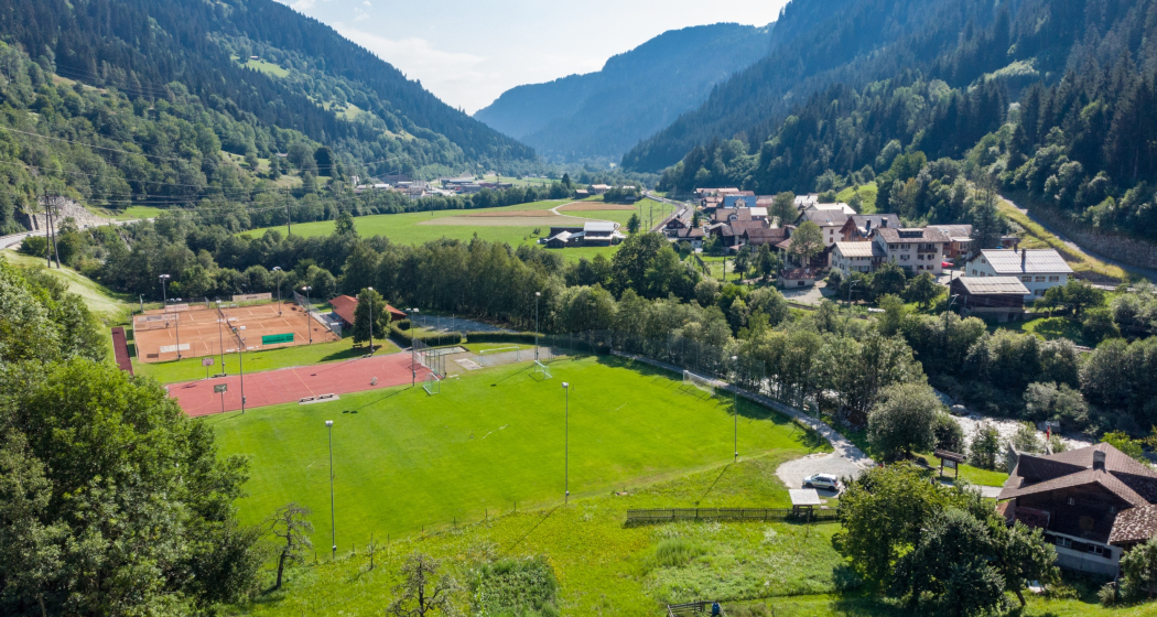 Das Foto zeigt die Sport und Tennisplätze Isletta Das Foto zeigt die Sport und Tennisplätze Isletta