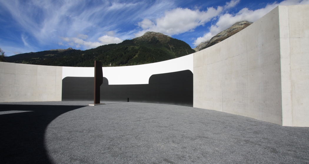 Das Foto zeigt die Skulptur Ogna von Innen Das Foto zeigt die Skulptur Ogna von Innen