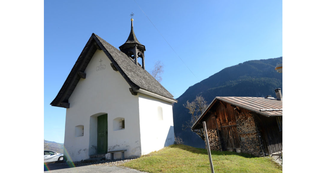 Das Foto zeigt die Kapelle St. Niklaus in runs Das Foto zeigt die Kapelle St. Niklaus in runs