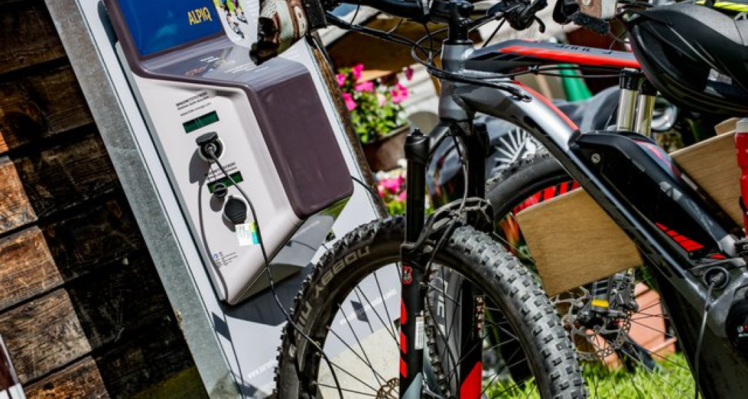 Ladestation mit Smartladekabel Ladestation mit Smartladekabel