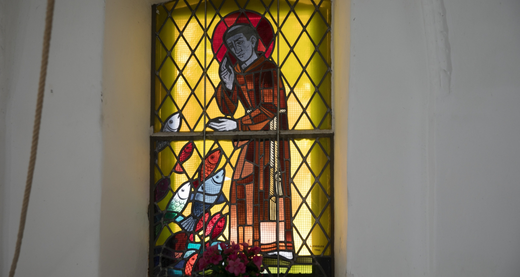 Fenster von der Kapelle St. Antonius von Padua in Ruschein Fenster von der Kapelle St. Antonius von Padua in Ruschein