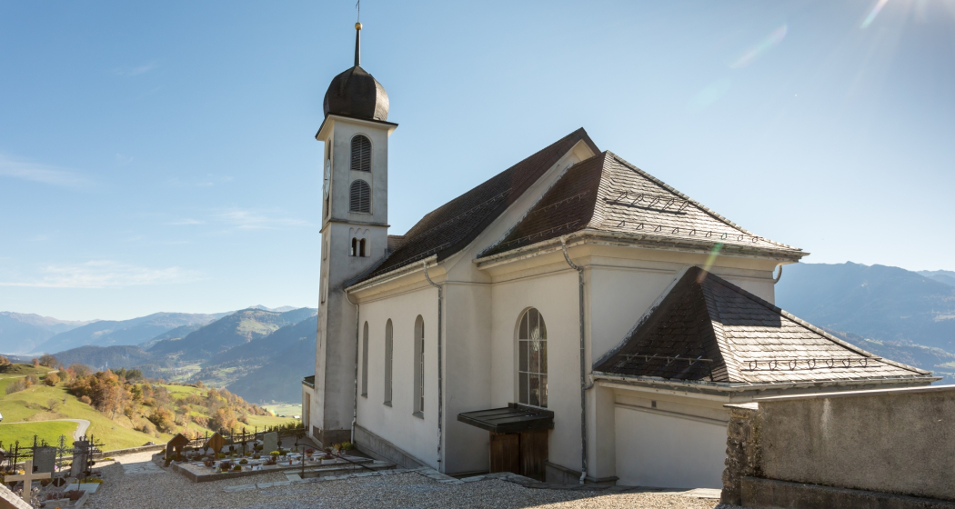 Katholische Pfarrkirche St. Georg in Ruschein Katholische Pfarrkirche St. Georg in Ruschein