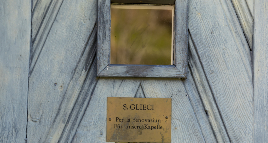 Beschriftung Kirche Sogn Glieci in Siat Beschriftung Kirche Sogn Glieci in Siat