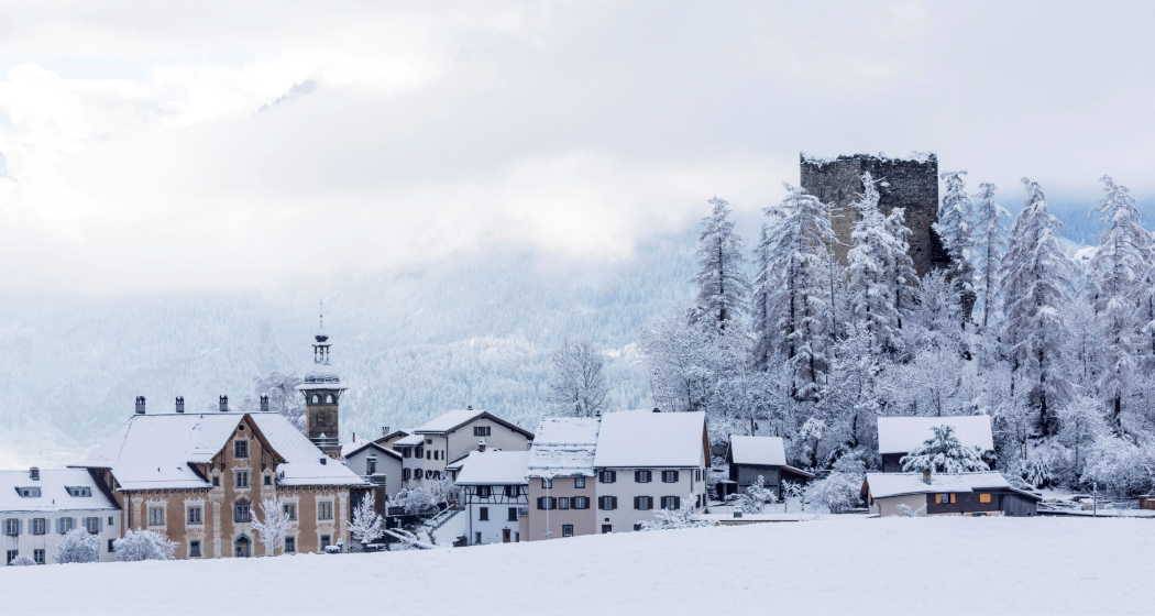 Ruine Alt Sins und Schloss Sins im Winter Ruine Alt Sins und Schloss Sins im Winter