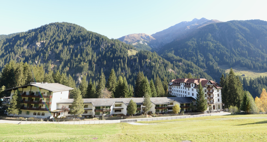 Aufnahme des Tenigerbads in Val Sumvitg. Aufnahme des Tenigerbads in Val Sumvitg.
