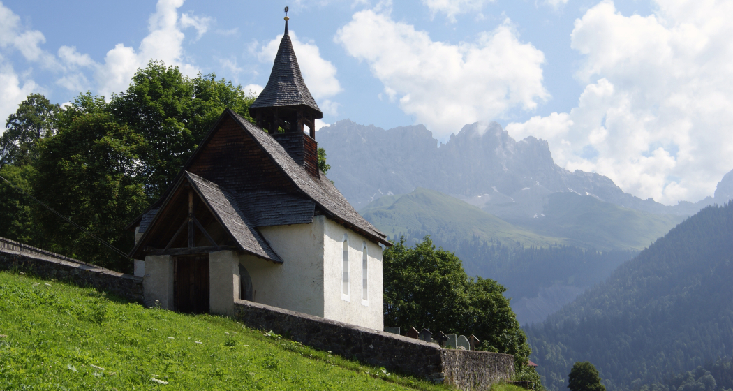 Reformiertes Kirchlein Schuders (oua_76503011_image) Reformiertes Kirchlein Schuders (oua_76503011_image)