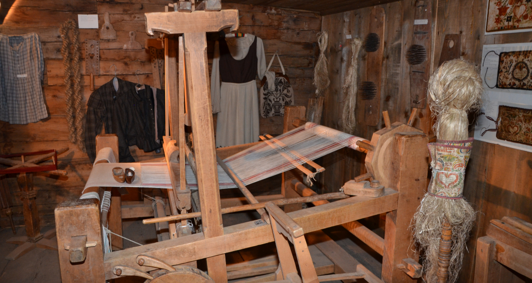 Webstuhl im Safier Heimatmuseum Webstuhl im Safier Heimatmuseum