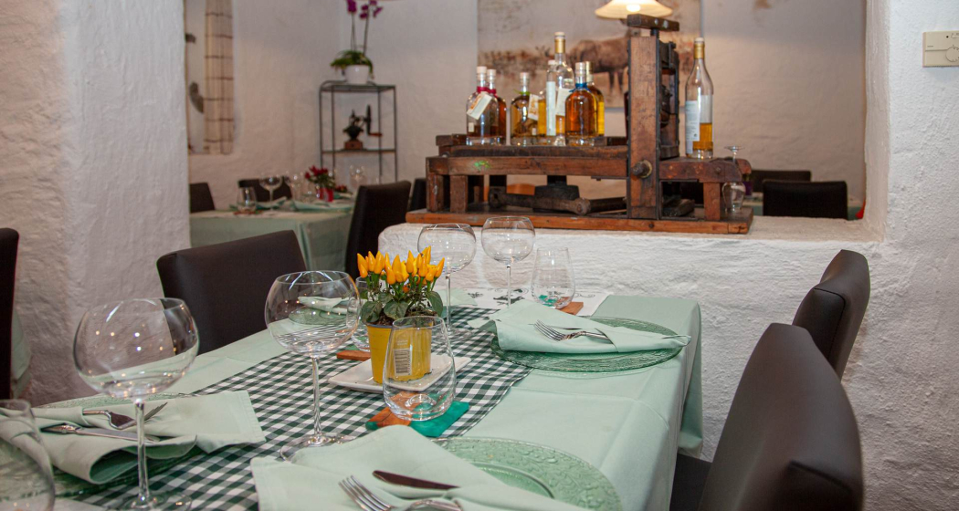 Ustareia Alpina (oua_78177290_image) Ustareia Alpina (oua_78177290_image)