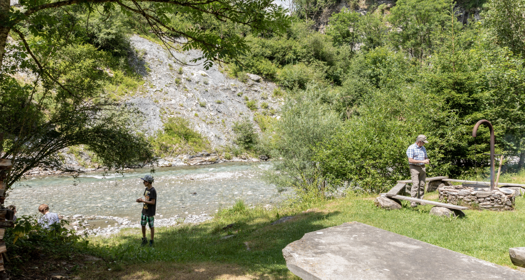 Feuerstelle mit Flusssicht Feuerstelle mit Flusssicht