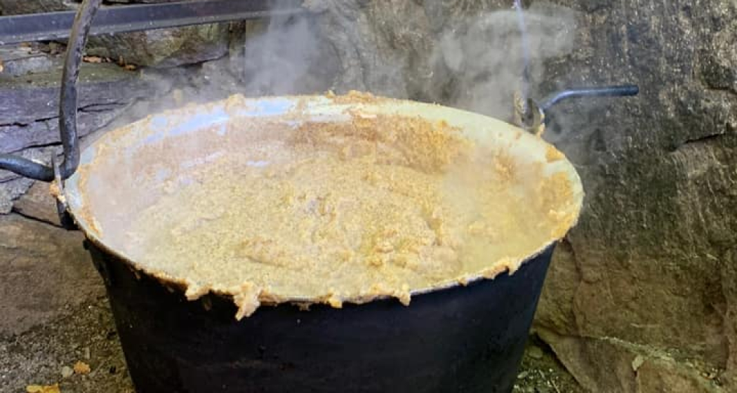 Grotto Verbi (oua_88453592_image) Grotto Verbi (oua_88453592_image)