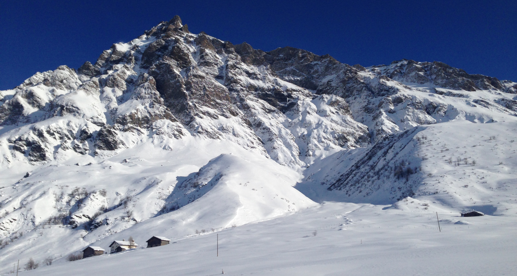 Bergkulisse bei Enthälb Bergkulisse bei Enthälb