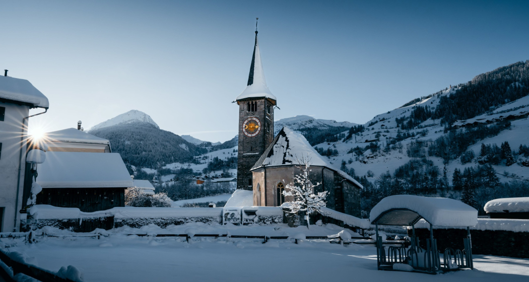 Die Kirche St. Martin im Winter Die Kirche St. Martin im Winter