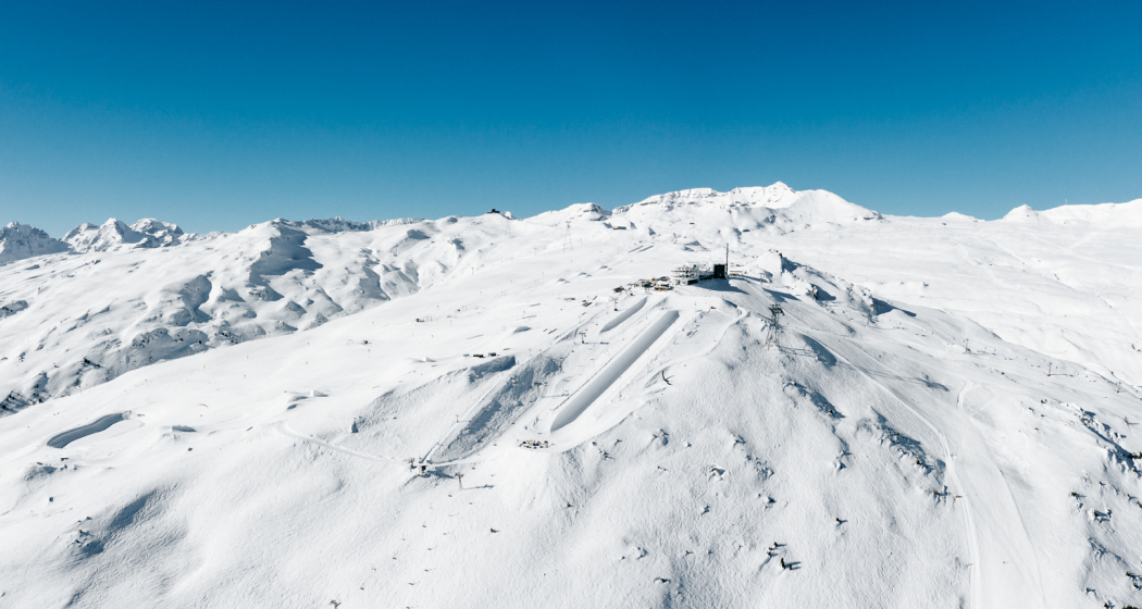 LAAX (st_mail_background_fef907f) LAAX (st_mail_background_fef907f)