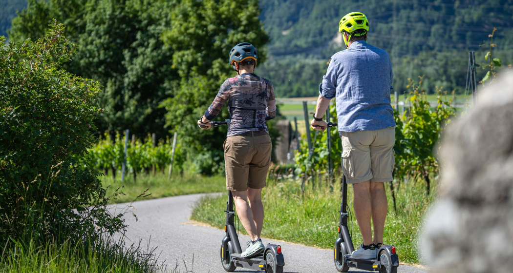 E-Scooter Picknick Tour Bündner Herrschaft selbstgeführt (exp_2cf1cfd) E-Scooter Picknick Tour Bündner Herrschaft selbstgeführt (exp_2cf1cfd)