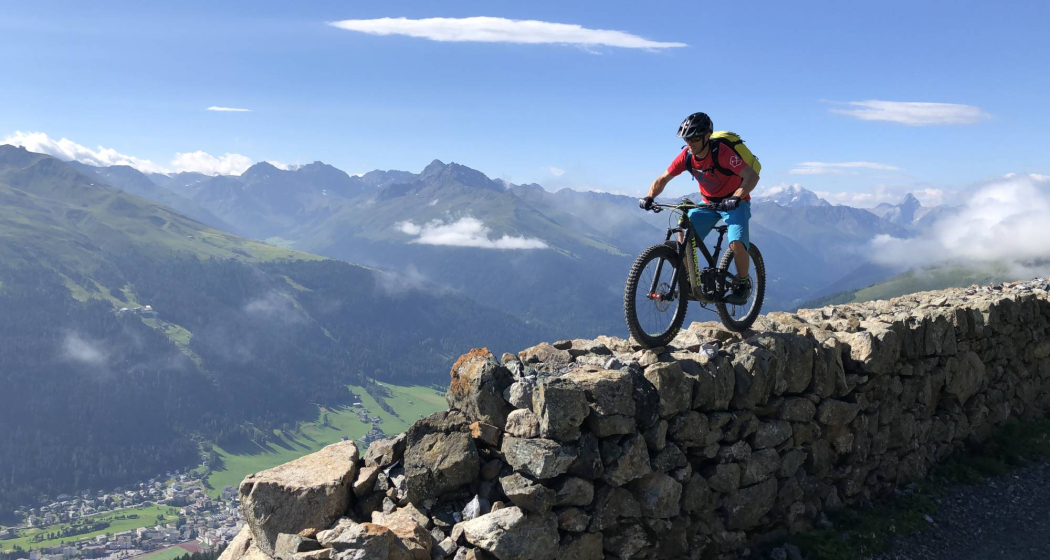 Mountainbike Fahrtechnik Tageskurs Davos (exp_f650b48) Mountainbike Fahrtechnik Tageskurs Davos (exp_f650b48)