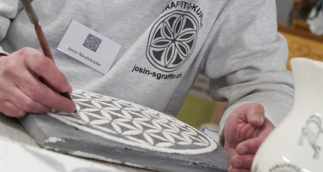 Engadiner Sgraffito aus eigener Hand (gdl_842706880_image) Engadiner Sgraffito aus eigener Hand (gdl_842706880_image)