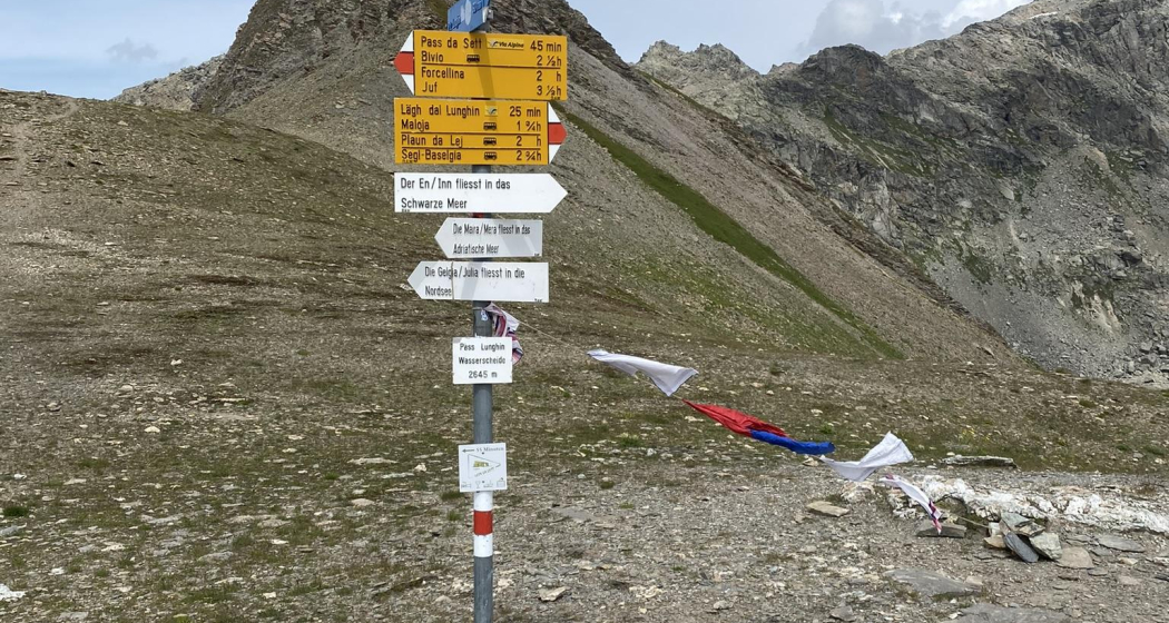 Waterlovepeace – Wasser-Friedensritual Lunghinpass (gdl_874632981_image) Waterlovepeace – Wasser-Friedensritual Lunghinpass (gdl_874632981_image)