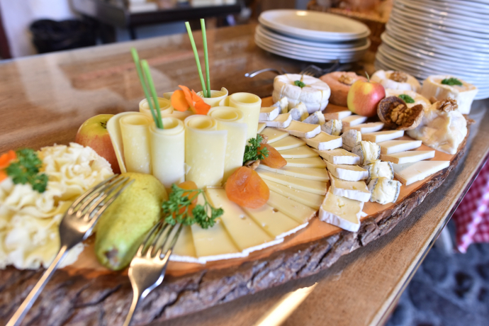 Alpine Cheese Dairy Morteratsch (oua_605631863_image) Alpine Cheese Dairy Morteratsch (oua_605631863_image)