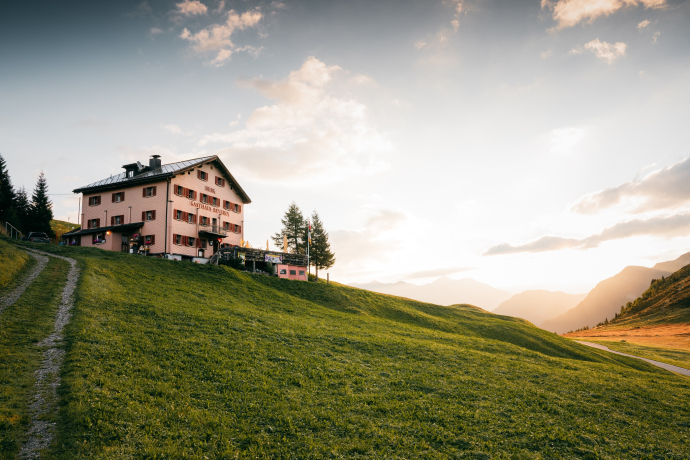Beverin mountain inn (oua_611519258_image) Beverin mountain inn (oua_611519258_image)